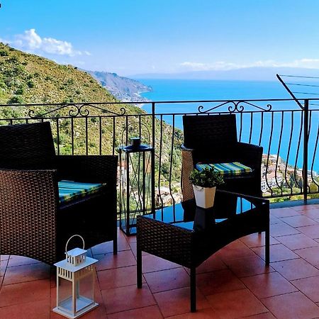 Tao Charming Apartment Таормина Екстериор снимка